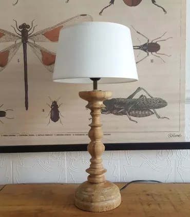 Lámpara de madera natural