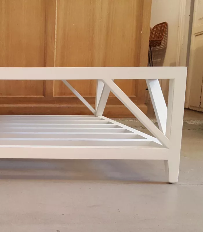 Mesa de centro de madera blanca