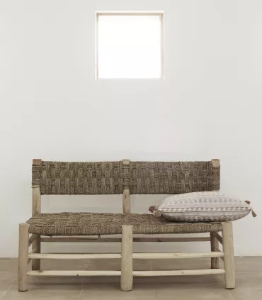 Sofá marroquí de madera con asiento de palma