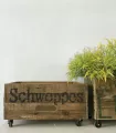 Cajon de madera Schweppes