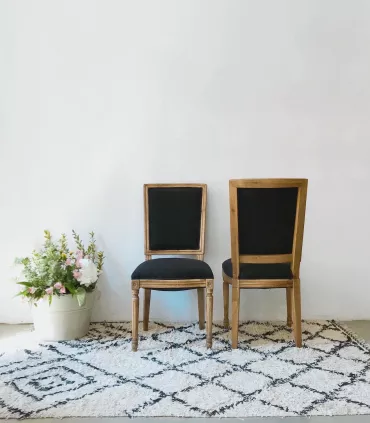 Pareja de sillas de roble Luis XVI roble tapizadas con lino negro