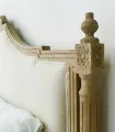 Cabecero tapizado con madera natural