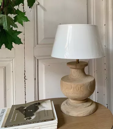 Lámpara mesa de madera reciclada