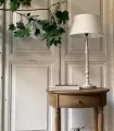 Romántica lampara de mesa con pantalla