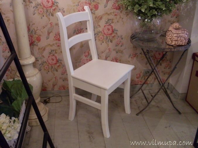 silla típica para la cocina