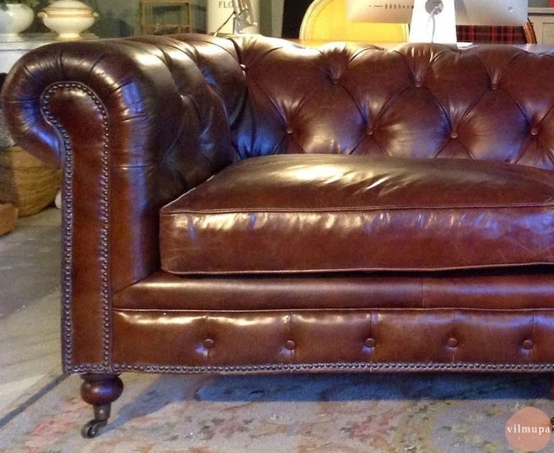 detalle sofá Chester de cuero
