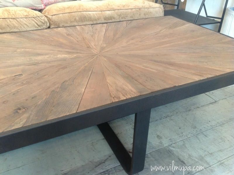 mesa con tapa de madera antigua reciclada